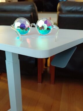 GLO FLO clear Men/ Women Holographic Kaleidoscope Sunglasses - Pink & Teal
